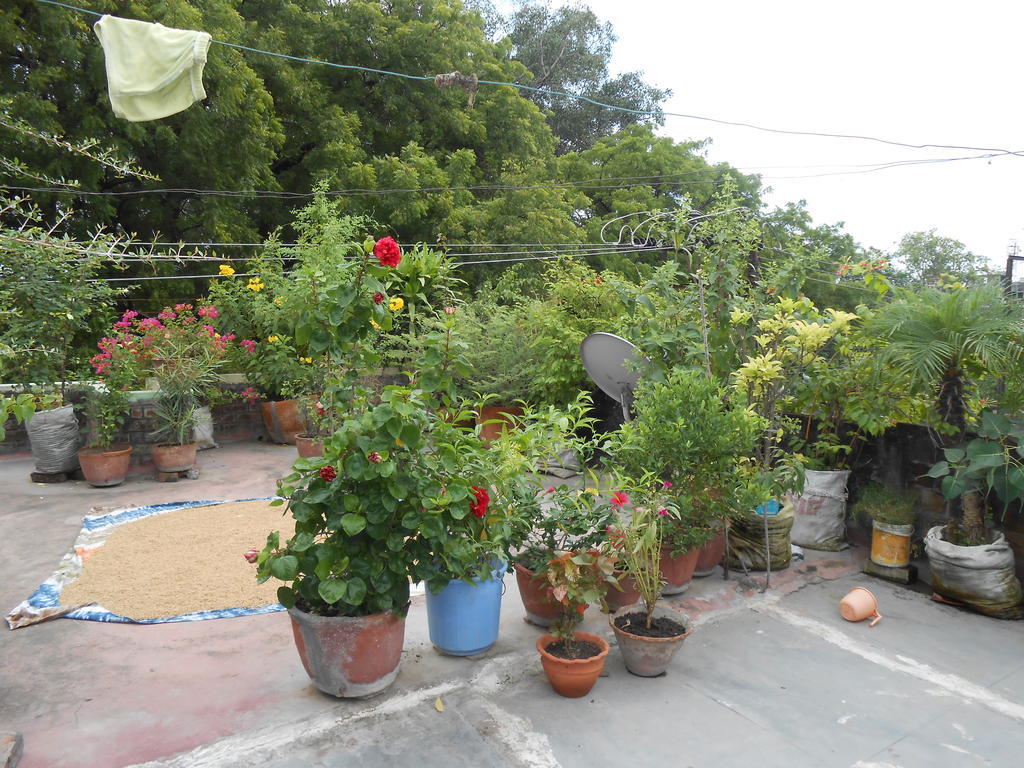 Maruti Guest House Varanasi Bagian luar foto