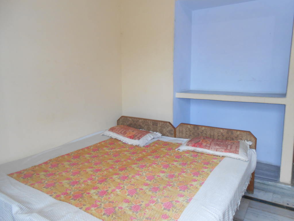 Maruti Guest House Varanasi Ruang foto