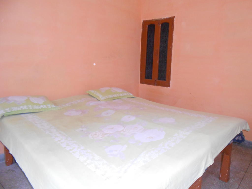 Maruti Guest House Varanasi Ruang foto