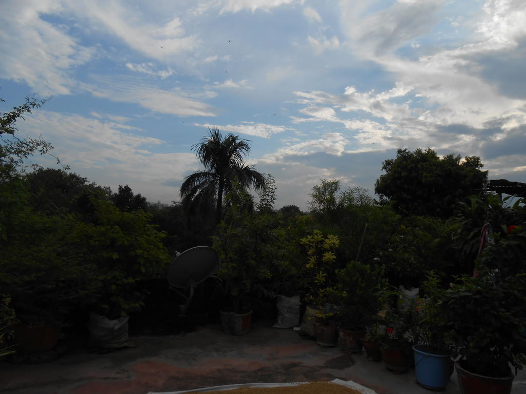 Maruti Guest House Varanasi Bagian luar foto